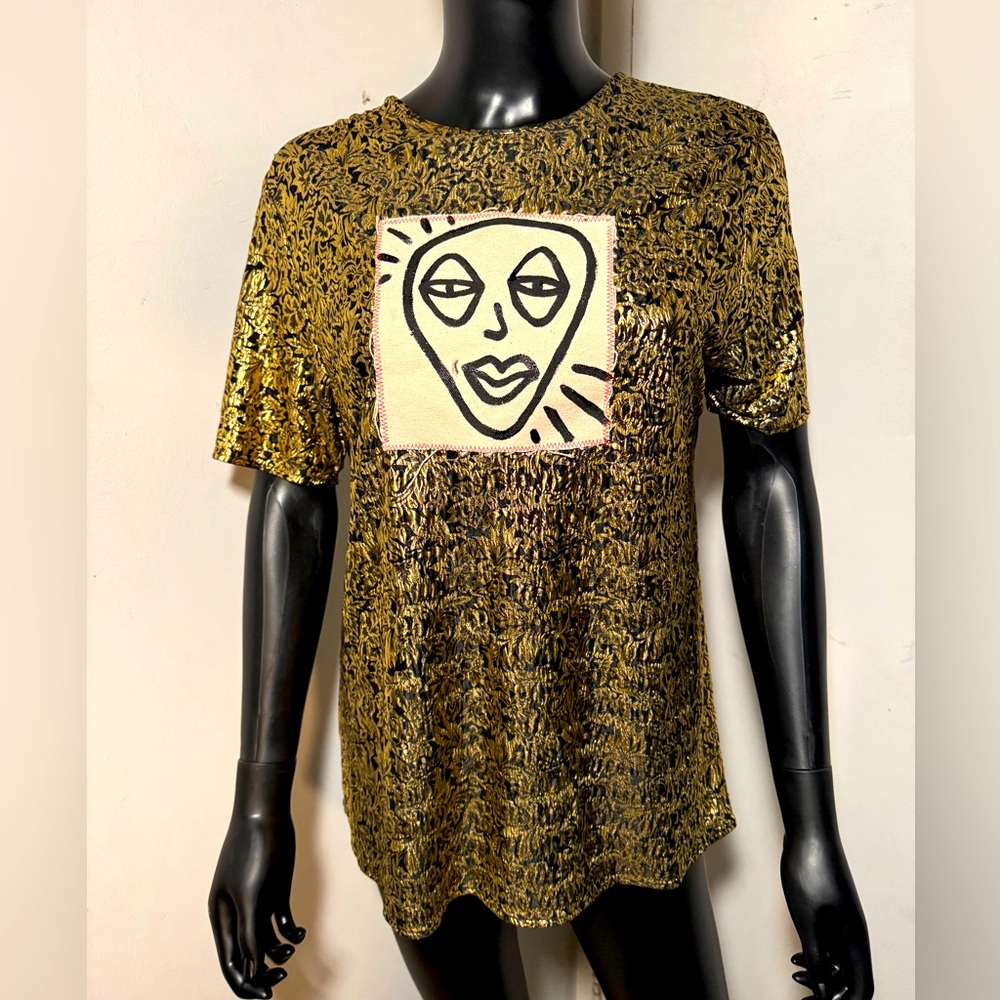 Notations Gold Artistic Face Print Tee